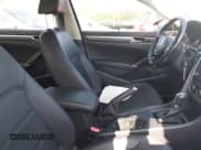 ✅ 2016 Volkswagen Passat S • VIN: 1VWAT7A37GC062532 • Lot: 40267187. Wystawiony na IAAI z przebiegiem 108 340 mil. Bezpłatny archiwum sprzedaży aukcyjnych z USA i szczegółowy raport historii pojazdu na DreamBid. Zdjęcie 5.