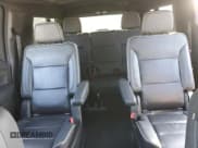 ✅ 2021 Chevrolet Suburban Premier • VIN: 1GNSCFKD9MR313379 • Lot: 81958015. Wystawiony na Copart z przebiegiem 89 882 mil. Bezpłatny archiwum sprzedaży aukcyjnych z USA i szczegółowy raport historii pojazdu na DreamBid. Zdjęcie 10.