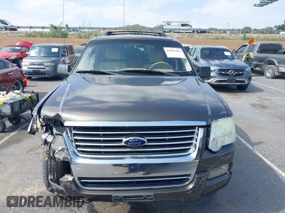 ✅ 2008 Ford Explorer XLT • VIN: 1FMEU73E98UA62801 • Lot: 42096409. Wystawiony na IAAI z przebiegiem 156 209 mil. Bezpłatny archiwum sprzedaży aukcyjnych z USA i szczegółowy raport historii pojazdu na DreamBid. Zdjęcie 12.
