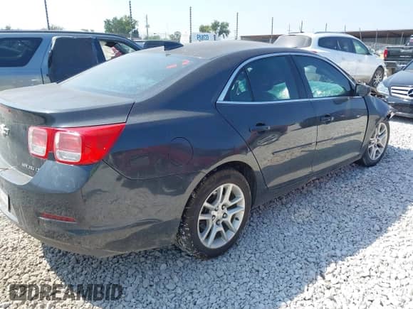 2016 Chevrolet Malibu LT z VIN 1G11C5SA7GU108559, wystawiony jako IAAI lot #43198486 z przebiegiem Nie podano mil oraz . Historia ofert i sprzedaży dostępna na DreamBid. Obrazek 4.