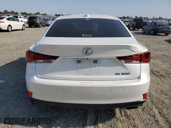 ✅ 2020 Lexus IS 300 • VIN: JTHDA1D21L5107922 • Lot: 59723475. Wystawiony na Copart z przebiegiem 59 478 mil. Bezpłatny archiwum sprzedaży aukcyjnych z USA i szczegółowy raport historii pojazdu na DreamBid. Zdjęcie 6.