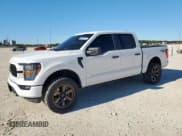 ✅ 2023 Ford F-150 XLT • VIN: 1FTFW1E52PKF60670 • Лот: 90920125. Опубликован ранее на Copart с пробегом 24 439 миль. Бесплатный доступ к архиву аукционных продаж из США и подробный отчёт об истории автомобиля на DreamBid. Изображение 1.