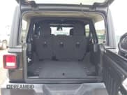 ✅ 2021 Jeep Wrangler Unlimited Willys • VIN: 1C4HJXDN8MW595665 • Lot: 41507555. Wystawiony na IAAI z przebiegiem 24 505 mil. Bezpłatny archiwum sprzedaży aukcyjnych z USA i szczegółowy raport historii pojazdu na DreamBid. Zdjęcie 16.