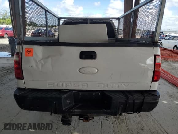 ✅ 2013 Ford F-250 XL • VIN: 1FT7X2B64DEA23829 • Lot: 83969295. Wystawiony na Copart z przebiegiem 82 330 mil. Bezpłatny archiwum sprzedaży aukcyjnych z USA i szczegółowy raport historii pojazdu na DreamBid. Zdjęcie 6.