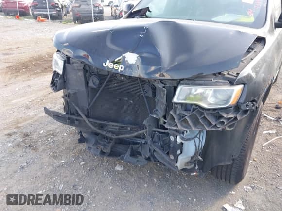 ✅ 2019 Jeep Grand Cherokee Altitude • VIN: 1C4RJFAG0KC606791 • Lot: 43342432. Listed on IAAI with 153,596 mi. Free auction sales archive from the USA and detailed vehicle history report at DreamBid. Image 6.