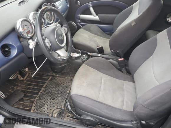 ✅ 2005 MINI Convertible S • VIN: WMWRH33415TK55243 • Lot: 93570225. Wystawiony na Copart z przebiegiem 79 303 mil. Bezpłatny archiwum sprzedaży aukcyjnych z USA i szczegółowy raport historii pojazdu na DreamBid. Zdjęcie 7.