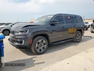 ✅ 2025 Jeep Wagoneer • VIN: 1C4SJVAP8SS520615 • Лот: 71882105. Опубликован ранее на Copart с пробегом 122 миль. Бесплатный доступ к архиву аукционных продаж из США и подробный отчёт об истории автомобиля на DreamBid. Изображение 1.