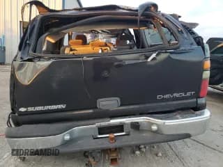 ✅ 2004 Chevrolet Suburban LS • VIN: 1GNFK16Z84J185759 • Lot: 41643684. Wystawiony na Copart z przebiegiem 237 641 mil. Bezpłatny archiwum sprzedaży aukcyjnych z USA i szczegółowy raport historii pojazdu na DreamBid. Zdjęcie 6.