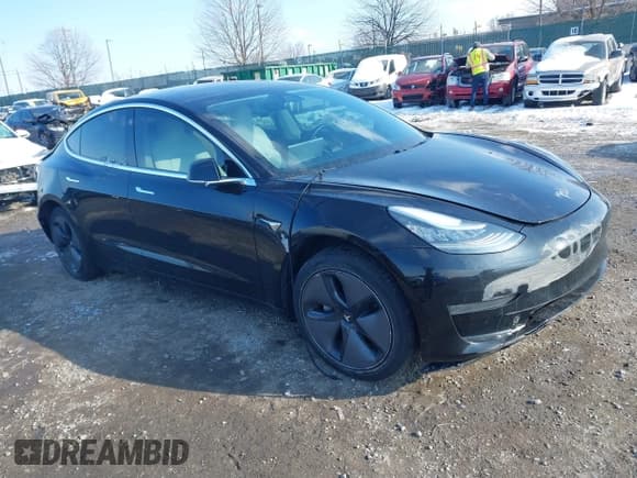 ✅ 2020 Tesla Model 3 Standard Range Plus • VIN: 5YJ3E1EA6LF662080 • Lot: 41410445. Wystawiony na IAAI z przebiegiem Nie podano. Bezpłatny archiwum sprzedaży aukcyjnych z USA i szczegółowy raport historii pojazdu na DreamBid. Zdjęcie 1.