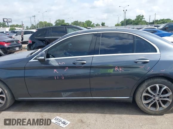 ✅ 2015 Mercedes-Benz C 300 Luxury • VIN: 55SWF4KB2FU044556 • Лот: 42449363. Опубликован ранее на IAAI с пробегом 87 191 миль. Бесплатный доступ к архиву аукционных продаж из США и подробный отчёт об истории автомобиля на DreamBid. Изображение 15.