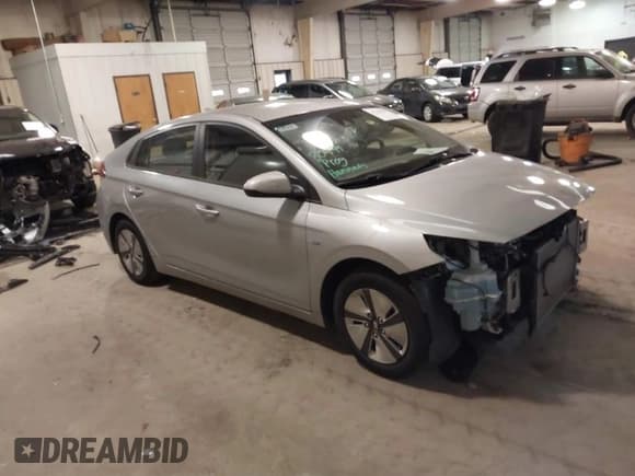 ✅ 2020 Hyundai Ioniq Blue • VIN: KMHC65LC4LU213542 • Lot: 41361881. Wystawiony na IAAI z przebiegiem 120 250 mil. Bezpłatny archiwum sprzedaży aukcyjnych z USA i szczegółowy raport historii pojazdu na DreamBid. Zdjęcie 1.