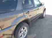 2006 Mercury Mariner Luxury с VIN 4M2CU57116KJ19454, выставлен на аукционе IAAI как лот 42436725 с пробегом 244 689 миль миль и . История ставок и продаж доступна на DreamBid. Изображение 13.