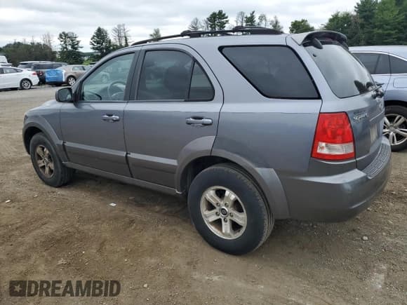 ✅ 2004 Kia Sorento LX • VIN: KNDJC733345233583 • Лот: 69924005. Опубликован ранее на Copart с пробегом 86 324 миль. Бесплатный доступ к архиву аукционных продаж из США и подробный отчёт об истории автомобиля на DreamBid. Изображение 2.