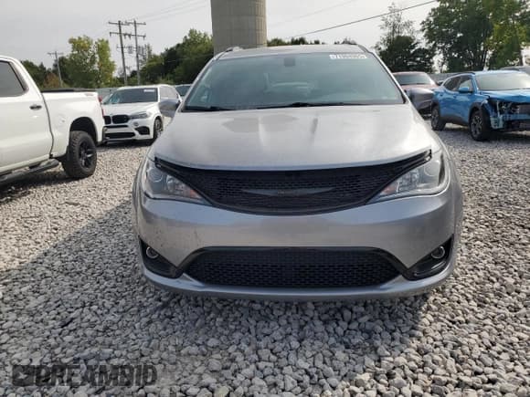 ✅ 2020 Chrysler Pacifica Launch Edition • VIN: 2C4RC3BG7LR270816 • Lot: 71904965. Listed on Copart with 22,531 mi. Free auction sales archive from the USA and detailed vehicle history report at DreamBid. Image 5.