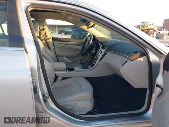 ✅ 2013 Cadillac CTS Luxury • VIN: 1G6DG5E53D0161742 • Lot: 42997475. Wystawiony na IAAI z przebiegiem 140 905 mil. Bezpłatny archiwum sprzedaży aukcyjnych z USA i szczegółowy raport historii pojazdu na DreamBid. Zdjęcie 5.