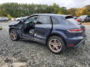 ✅ 2023 Porsche Macan • VIN: WP1AA2A59PLB14853 • Lot: 89906775. Wystawiony na Copart z przebiegiem Nie podano. Bezpłatny archiwum sprzedaży aukcyjnych z USA i szczegółowy raport historii pojazdu na DreamBid. Zdjęcie 2.