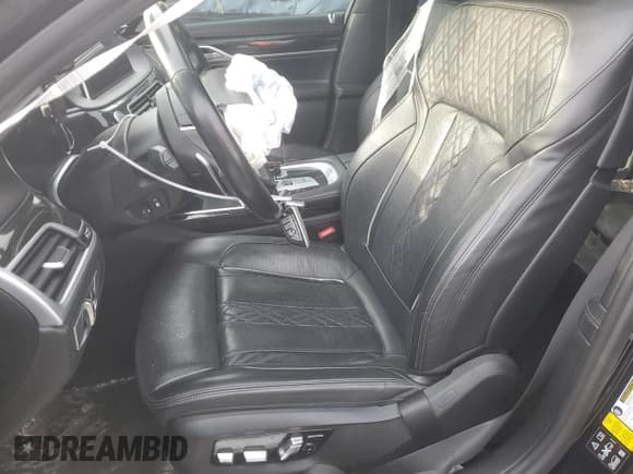 ✅ 2018 BMW 7 Series 750i xDrive • VIN: WBA7B0C56JG527160 • Lot: 44614404. Wystawiony na Copart z przebiegiem Nie podano. Bezpłatny archiwum sprzedaży aukcyjnych z USA i szczegółowy raport historii pojazdu na DreamBid. Zdjęcie 7.