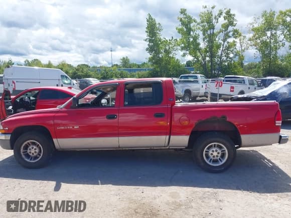 ✅ 2000 Dodge Dakota Sport • VIN: 1B7GL2AX0YS768915 • Lot: 43067037. Listed on IAAI with 154,291 mi. Free auction sales archive from the USA and detailed vehicle history report at DreamBid. Image 14.