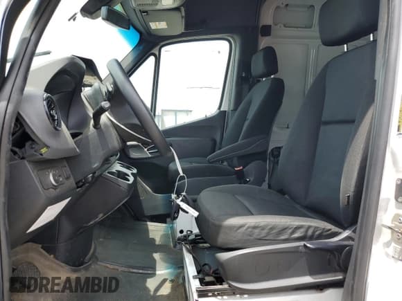 ✅ 2021 Mercedes-Benz Sprinter Cargo • VIN: W1Y40CHY3MT062246 • Lot: 60671345. Listed on Copart with 128,969 mi. Free auction sales archive from the USA and detailed vehicle history report at DreamBid. Image 7.