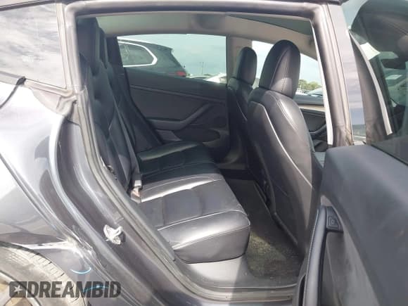 ✅ 2023 Tesla Model 3 • VIN: 5YJ3E1EA8PF451131 • Lot: 43470579. Wystawiony na IAAI z przebiegiem 70 249 mil. Bezpłatny archiwum sprzedaży aukcyjnych z USA i szczegółowy raport historii pojazdu na DreamBid. Zdjęcie 8.