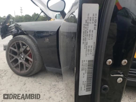 ✅ 2017 Dodge Challenger T/A 392 • VIN: 2C3CDZFJ4HH502379 • Lot: 74556524. Wystawiony na Copart z przebiegiem 108 298 mil. Bezpłatny archiwum sprzedaży aukcyjnych z USA i szczegółowy raport historii pojazdu na DreamBid. Zdjęcie 12.