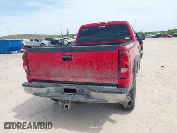 ✅ 2006 Chevrolet Silverado 2500HD LT3 • VIN: 1GCHK23D86F145400 • Lot: 42230812. Wystawiony na IAAI z przebiegiem 513 221 mil. Bezpłatny archiwum sprzedaży aukcyjnych z USA i szczegółowy raport historii pojazdu na DreamBid. Zdjęcie 16.