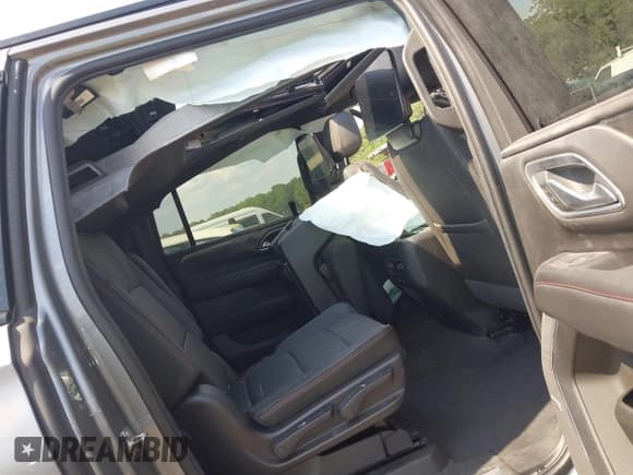 ✅ 2022 Chevrolet Suburban • VIN: 1GNSCEKT2NR124124 • Lot: 42671471. Wystawiony na IAAI z przebiegiem Nie podano. Bezpłatny archiwum sprzedaży aukcyjnych z USA i szczegółowy raport historii pojazdu na DreamBid. Zdjęcie 8.