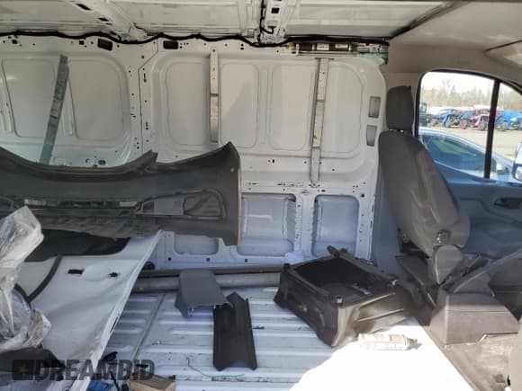 ✅ 2019 Ford Transit • VIN: 1FTYR1YM8KKB35045 • Lot: 47859065. Listed on Copart with 53,741 mi. Free auction sales archive from the USA and detailed vehicle history report at DreamBid. Image 10.