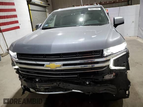 2024 Chevrolet Suburban LT z VIN 1GNSKCKD8RR407729, wystawiony jako Copart lot #70371795 z przebiegiem 9 697 mil mil oraz Szkoda całkowita • Salvage title. Historia ofert i sprzedaży dostępna na DreamBid. Obrazek 5.