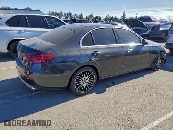 ✅ 2022 Mercedes-Benz C 300 • VIN: W1KAF4GB9NR015087 • Лот: 94988245. Опубликован ранее на Copart с пробегом Не указан. Бесплатный доступ к архиву аукционных продаж из США и подробный отчёт об истории автомобиля на DreamBid. Изображение 3.