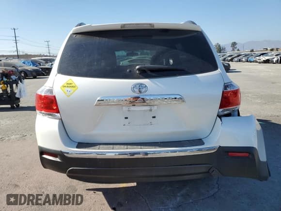 ✅ 2013 Toyota Highlander • VIN: 5TDZK3EH5DS133941 • Lot: 85568675. Wystawiony na Copart z przebiegiem 111 059 mil. Bezpłatny archiwum sprzedaży aukcyjnych z USA i szczegółowy raport historii pojazdu na DreamBid. Zdjęcie 6.