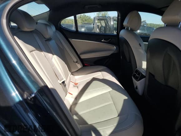 ✅ 2023 Genesis G70 2.0T • VIN: KMTG34TA6PU132654 • Lot: 82517845. Wystawiony na Copart z przebiegiem 37 149 mil. Bezpłatny archiwum sprzedaży aukcyjnych z USA i szczegółowy raport historii pojazdu na DreamBid. Zdjęcie 10.