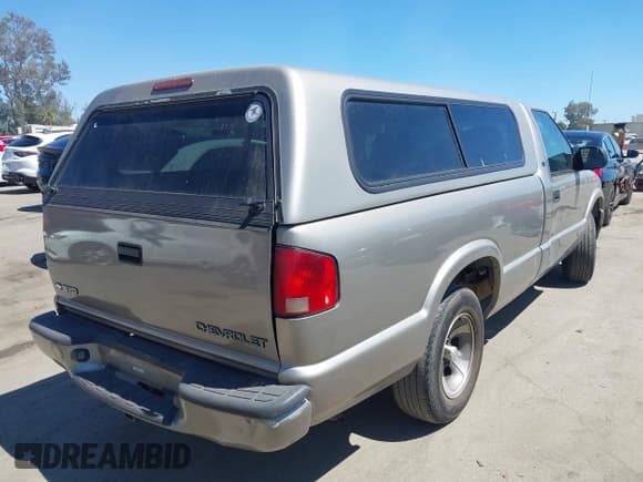 ✅ 2001 Chevrolet S-10 • VIN: 1GCCS14W018223802 • Lot: 42826624. Listed on IAAI with 160,841 mi. Free auction sales archive from the USA and detailed vehicle history report at DreamBid. Image 4.