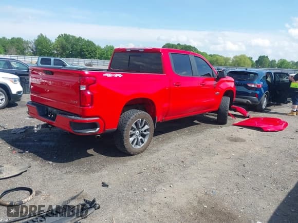 ✅ 2021 Chevrolet Silverado 1500 RST • VIN: 3GCUYEET3MG176410 • Лот: 42119458. Опубликован ранее на IAAI с пробегом 106 132 миль. Бесплатный доступ к архиву аукционных продаж из США и подробный отчёт об истории автомобиля на DreamBid. Изображение 4.