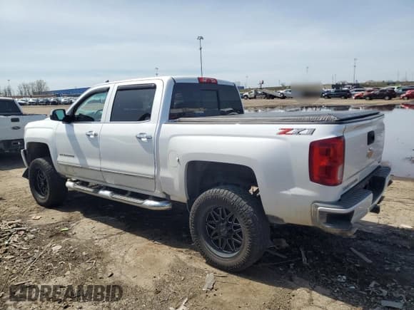 ✅ 2018 Chevrolet Silverado 1500 LTZ • VIN: 3GCUKSEJ7JG251071 • Lot: 54861685. Wystawiony na Copart z przebiegiem 123 157 mil. Bezpłatny archiwum sprzedaży aukcyjnych z USA i szczegółowy raport historii pojazdu na DreamBid. Zdjęcie 2.
