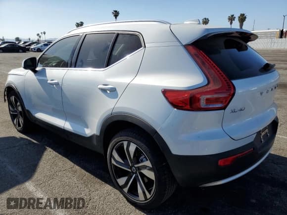 ✅ 2024 Volvo XC40 Ultimate Bright Theme • VIN: YV4L12UF8R2341133 • Lot: 52930115. Listed on Copart with 14,022 mi. Free auction sales archive from the USA and detailed vehicle history report at DreamBid. Image 2.