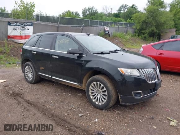 ✅ 2013 Lincoln MKX • VIN: 2LMDJ8JK0DBL20646 • Lot: 42806388. Wystawiony na IAAI z przebiegiem 186 753 mil. Bezpłatny archiwum sprzedaży aukcyjnych z USA i szczegółowy raport historii pojazdu na DreamBid. Zdjęcie 1.