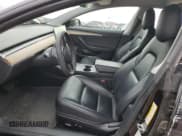 ✅ 2021 Tesla Model 3 Long Range • VIN: 5YJ3E1EB9MF032810 • Lot: 50865535. Wystawiony na Copart z przebiegiem 69 754 mil. Bezpłatny archiwum sprzedaży aukcyjnych z USA i szczegółowy raport historii pojazdu na DreamBid. Zdjęcie 7.