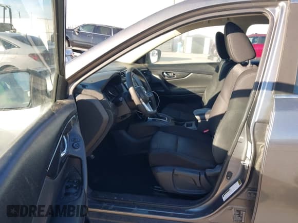 ✅ 2017 Nissan Rogue S • VIN: KNMAT2MT9HP549906 • Lot: 43873525. Listed on IAAI with 258,335 mi. Free auction sales archive from the USA and detailed vehicle history report at DreamBid. Image 5.