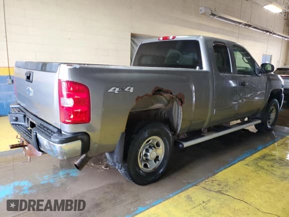 ✅ 2009 Chevrolet Silverado 2500HD LT • VIN: 1GCHK59K59E138762 • Лот: 85132365. Опубликован ранее на Copart с пробегом 319 356 миль. Бесплатный доступ к архиву аукционных продаж из США и подробный отчёт об истории автомобиля на DreamBid. Изображение 3.