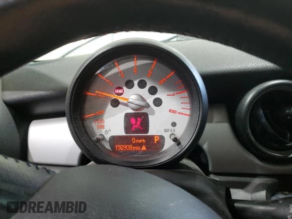 ✅ 2011 MINI Clubman • VIN: WMWZF3C55BT188284 • Lot: 70650145. Listed on Copart with 150,908 mi. Free auction sales archive from the USA and detailed vehicle history report at DreamBid. Image 9.