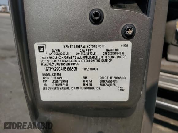 ✅ 2001 GMC Sierra 2500HD SLE • VIN: 1GTHK29G41E193895 • Лот: 71204535. Опубликован ранее на Copart с пробегом 307 773 миль. Бесплатный доступ к архиву аукционных продаж из США и подробный отчёт об истории автомобиля на DreamBid. Изображение 12.