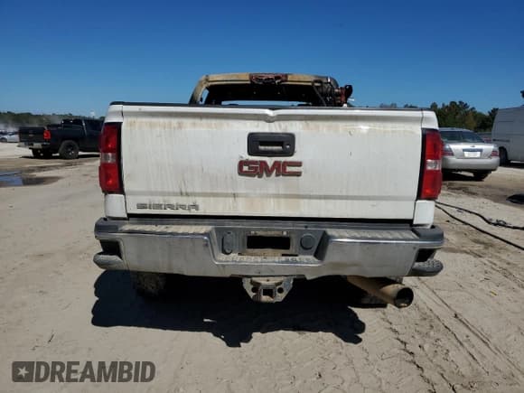 ✅ 2018 GMC Sierra 2500HD • VIN: 1GT12REY6JF155796 • Лот: 86639795. Опубликован ранее на Copart с пробегом Не указан. Бесплатный доступ к архиву аукционных продаж из США и подробный отчёт об истории автомобиля на DreamBid. Изображение 6.