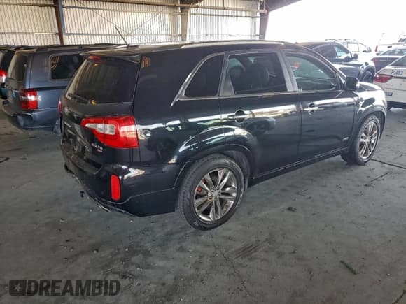 ✅ 2014 Kia Sorento SX Limited • VIN: 5XYKWDA71EG446766 • Lot: 94994945. Listed on Copart with 136,096 mi. Free auction sales archive from the USA and detailed vehicle history report at DreamBid. Image 3.