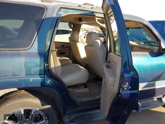 ✅ 2005 Chevrolet Tahoe LS • VIN: 1GNEC13T75R144714 • Lot: 43661895. Wystawiony na IAAI z przebiegiem Nie podano. Bezpłatny archiwum sprzedaży aukcyjnych z USA i szczegółowy raport historii pojazdu na DreamBid. Zdjęcie 8.