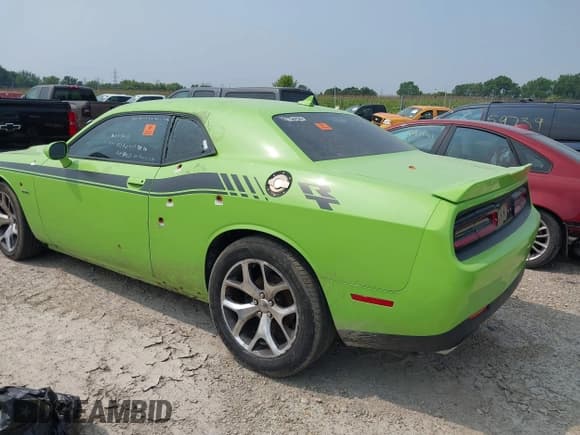 ✅ 2015 Dodge Challenger R/T Plus • VIN: 2C3CDZBT1FH703273 • Lot: 42924242. Wystawiony na IAAI z przebiegiem 130 088 mil. Bezpłatny archiwum sprzedaży aukcyjnych z USA i szczegółowy raport historii pojazdu na DreamBid. Zdjęcie 3.
