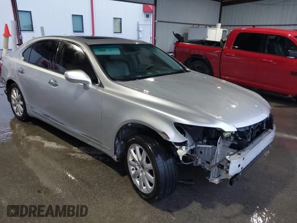 ✅ 2013 Lexus LS 460 • VIN: JTHBL5EF1D5114445 • Lot: 41560104. Wystawiony na IAAI z przebiegiem Nie podano. Bezpłatny archiwum sprzedaży aukcyjnych z USA i szczegółowy raport historii pojazdu na DreamBid. Zdjęcie 1.