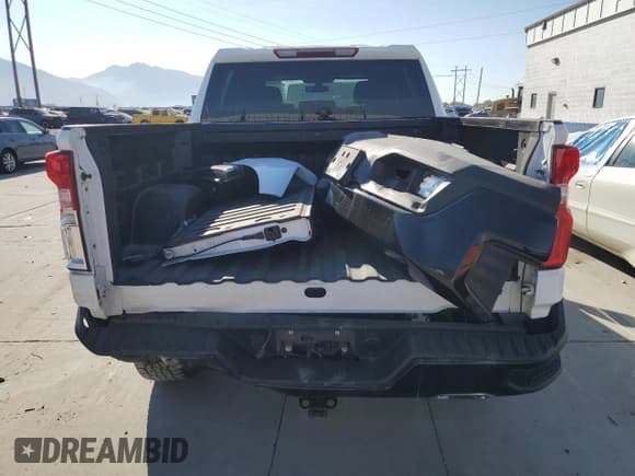 ✅ 2019 Chevrolet Silverado 1500 LT Trail Boss • VIN: 1GCPYFED6KZ208971 • Lot: 72704384. Wystawiony na Copart z przebiegiem 90 506 mil. Bezpłatny archiwum sprzedaży aukcyjnych z USA i szczegółowy raport historii pojazdu na DreamBid. Zdjęcie 6.