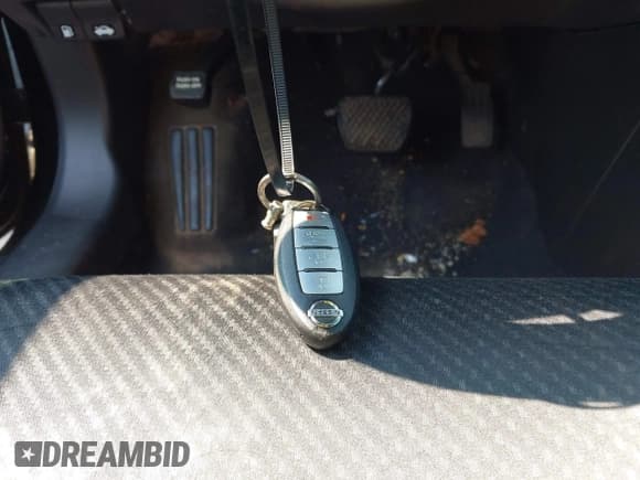 ✅ 2017 Nissan Altima SV • VIN: 1N4AL3AP0HC201437 • Lot: 43023987. Listed on IAAI with 211,101 mi. Free auction sales archive from the USA and detailed vehicle history report at DreamBid. Image 11.