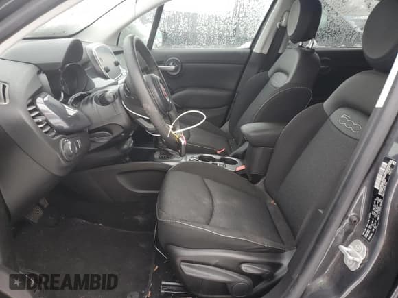 ✅ 2020 FIAT 500X Pop • VIN: ZFBNFYA12LP858868 • Lot: 86654924. Wystawiony na Copart z przebiegiem 25 439 mil. Bezpłatny archiwum sprzedaży aukcyjnych z USA i szczegółowy raport historii pojazdu na DreamBid. Zdjęcie 7.